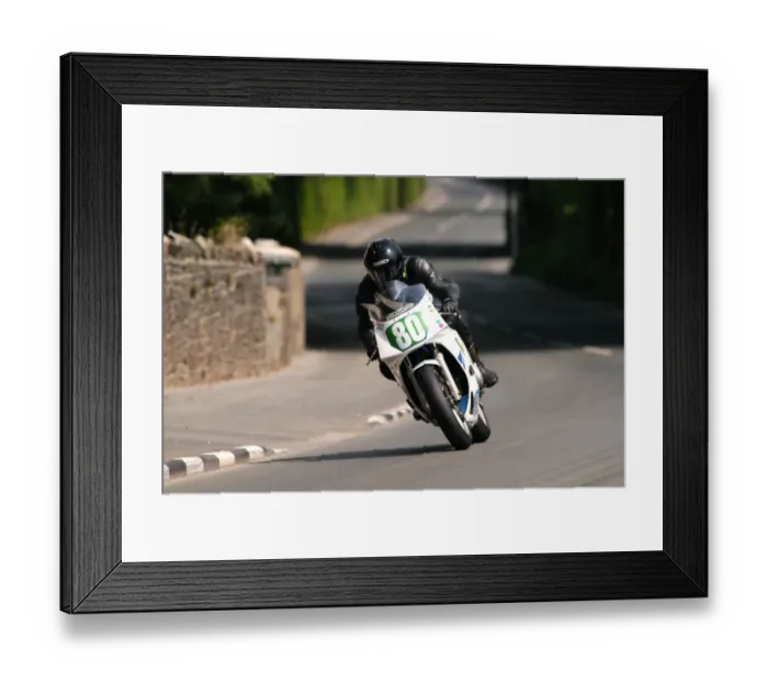 Framed Print : Henry Bell (Yamaha) 2004 Lightweight 400 TT Framed Print : Henry Bell (Yamaha) 2004 Lightweight 400 TT