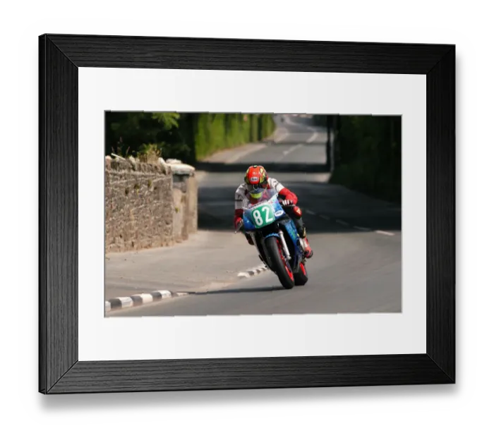 Framed Print : Peter McGee (Yamaha) 2004 Lightweight 400 TT Framed Print : Peter McGee (Yamaha) 2004 Lightweight 400 TT