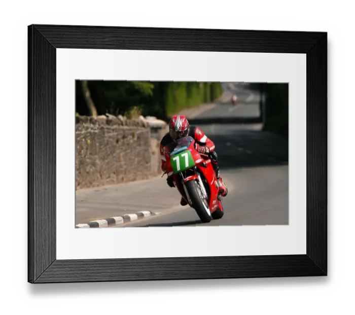 Framed Print : Richard Bairstow (Honda) 2004 Lightweight 400 TT