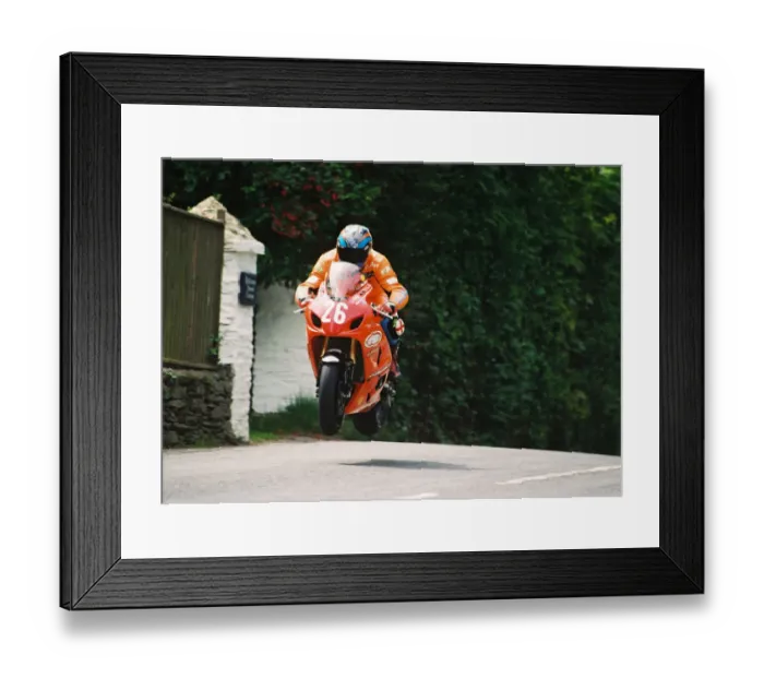 Framed Print : Roy Richardson (Suzuki) 2004 Production 1000 TT