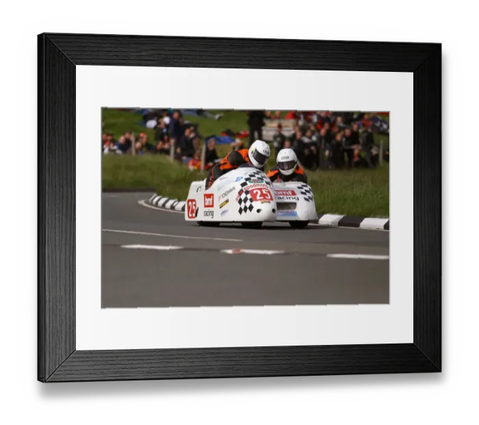 Framed Print : Roger Stockton & Peter Alton (Shelbourne Yamaha) 2004 Sidecar TT Framed Print : Roger Stockton & Peter Alton (Shelbourne Yamaha) 2004 Sidecar TT
