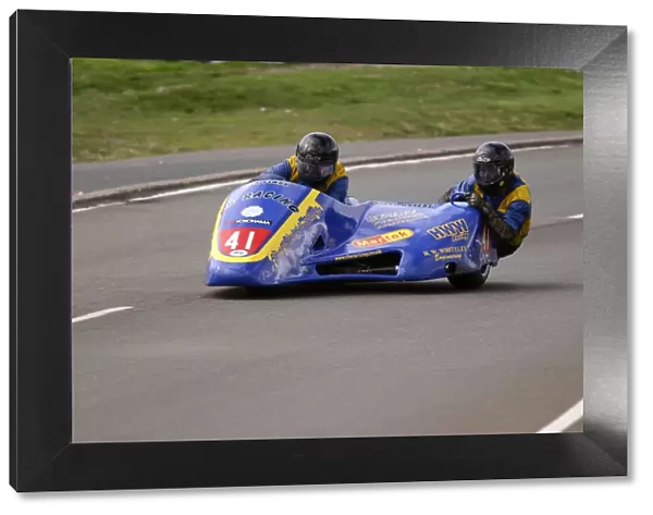 Dan Clark & Nigel Mayers (Heys Honda) 2004 Sidecar TT