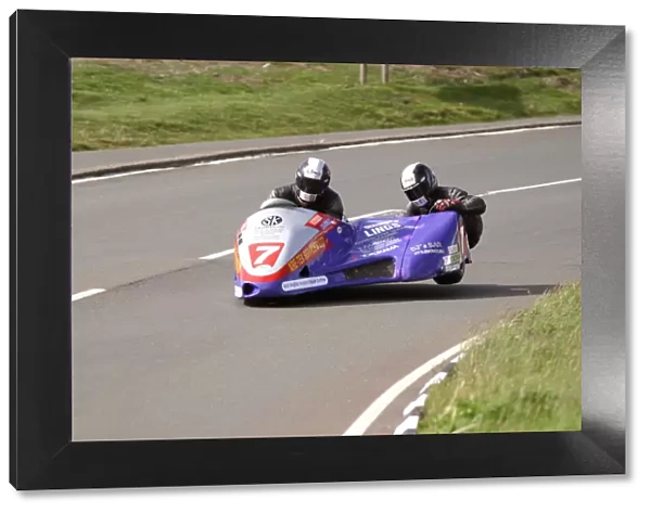 Ben Dixon & Mark Lambert (Molyneux Yamaha) 2004 Sidecar TT