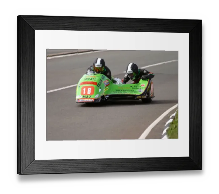 Framed Print : Kenny Howles & Doug Jewell (ARC Ireson Yamaha) 2004 Sidecar TT Framed Print : Kenny Howles & Doug Jewell (ARC Ireson Yamaha) 2004 Sidecar TT
