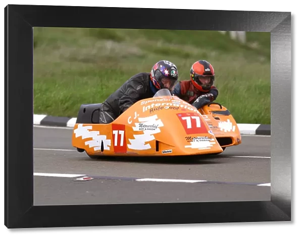 Jef Driesen & Barry Pepperrell (Ireson Honda) 2004 Sidecar TT