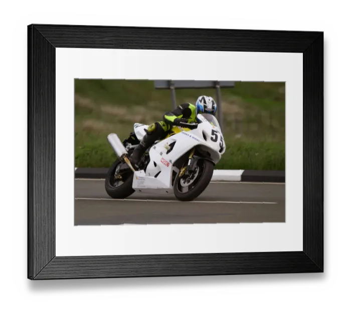 Framed Print : Kevin Strowger (Suzuki) 2004 Formula One TT Framed Print : Kevin Strowger (Suzuki) 2004 Formula One TT