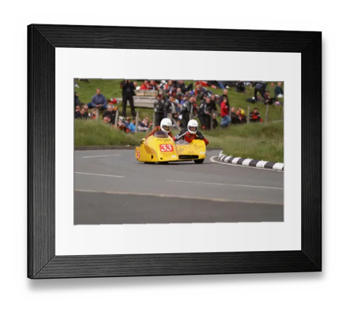 Framed Print : Mick Thompson & Rachel Norbury-Lea (Ireson Yamaha) 2004 Sidecar TT Framed Print : Mick Thompson & Rachel Norbury-Lea (Ireson Yamaha) 2004 Sidecar TT