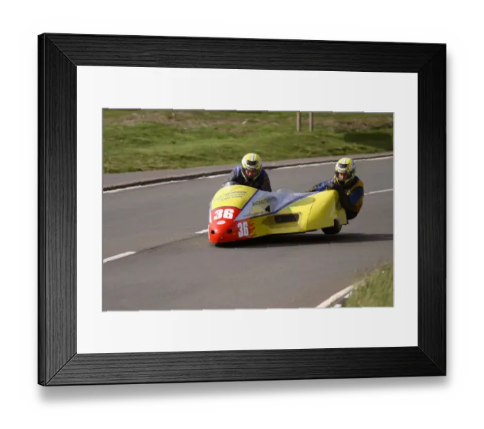 Framed Print : Nev Jones & Joe Shardlow (Shelbourne Kawasaki) 2004 Sidecar TT Framed Print : Nev Jones & Joe Shardlow (Shelbourne Kawasaki) 2004 Sidecar TT