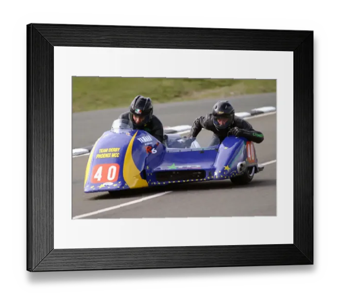 Framed Print : Tony Elmer & Darren Marshall (Ireson Yamaha) 2004 Sidecar TT Framed Print : Tony Elmer & Darren Marshall (Ireson Yamaha) 2004 Sidecar TT