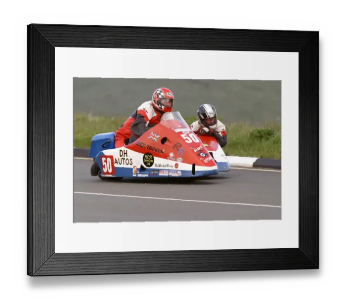Framed Print : Dick Tapken & Rick Roberts (Jacobs Yamaha) 2004 Sidecar TT Framed Print : Dick Tapken & Rick Roberts (Jacobs Yamaha) 2004 Sidecar TT