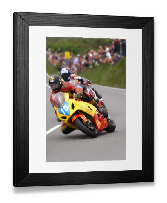 Framed Print : Paul Hunt (Suzuki) 2014 Junior 600 TT