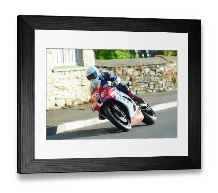 Framed Print : Ian Mackman (Kawasaki) 2012 Superstock TT Framed Print : Ian Mackman (Kawasaki) 2012 Superstock TT