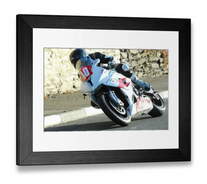 Framed Print : Ben Wylie (BMW) 2012 Superstock TT Framed Print : Ben Wylie (BMW) 2012 Superstock TT