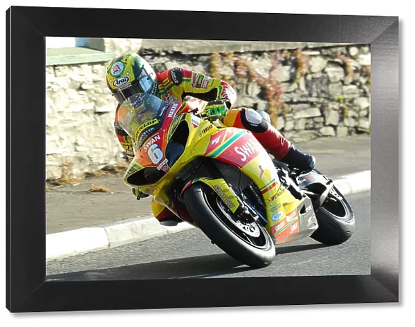 Ian Hutchinson (Yamaha) 2012 Superstock TT