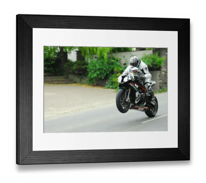 Framed Print : Ian Pattinson (BMW) 2012 Superbike TT Framed Print : Ian Pattinson (BMW) 2012 Superbike TT