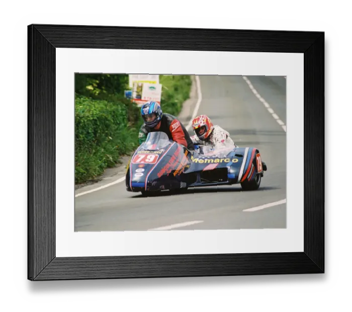 Framed Print : Martin Vollebregt & Christine Blunck (Windle Yamaha) 2004 Sidecar TT Framed Print : Martin Vollebregt & Christine Blunck (Windle Yamaha) 2004 Sidecar TT