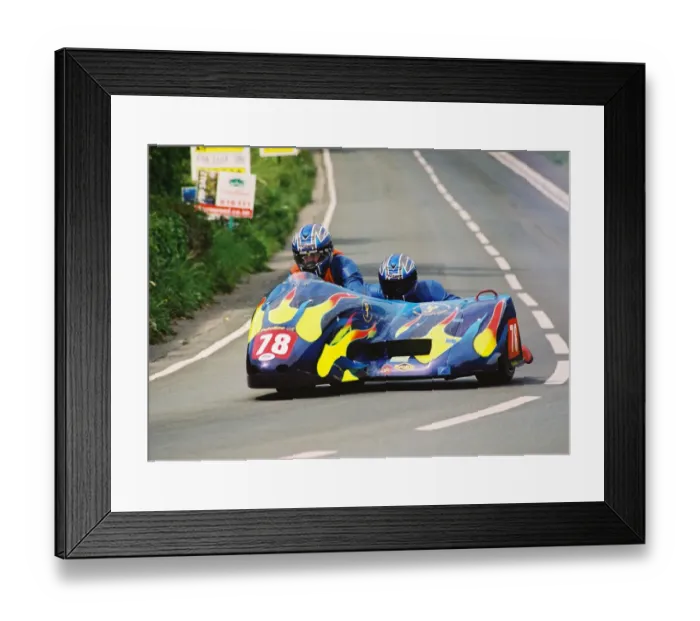 Framed Print : David Walker & Mike Killingsworth (Yamaha) 2004 Sidecar TT Framed Print : David Walker & Mike Killingsworth (Yamaha) 2004 Sidecar TT