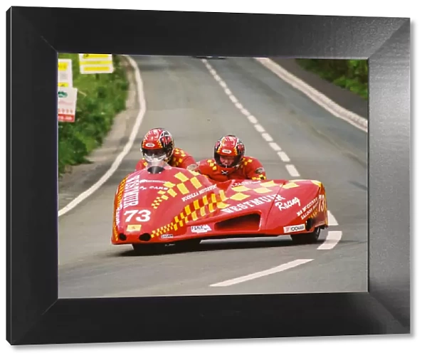 Andrew Couper & Alan Robertson (Baker Yamaha) 2004 Sidecar TT