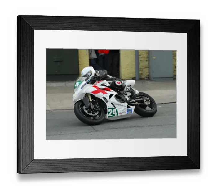 Framed Print : Adrian Harrison (Kawasaki) 2014 Lightweight TT Framed Print : Adrian Harrison (Kawasaki) 2014 Lightweight TT
