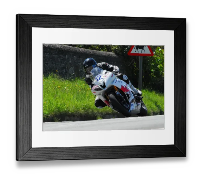 Framed Print : Ben Wylie (Yamaha) TT 2012 Supersport TT