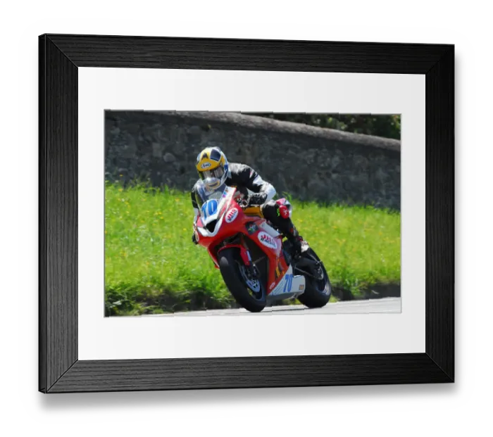 Framed Print : Dave Moffitt (Triumph) TT 2012 Supersport TT