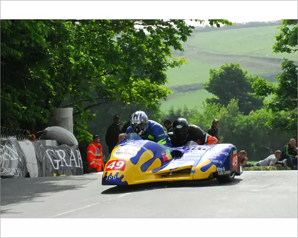 Dave Quirk & Paul Bumfrey (DMR Yamaha) 2012 Sidecar TT