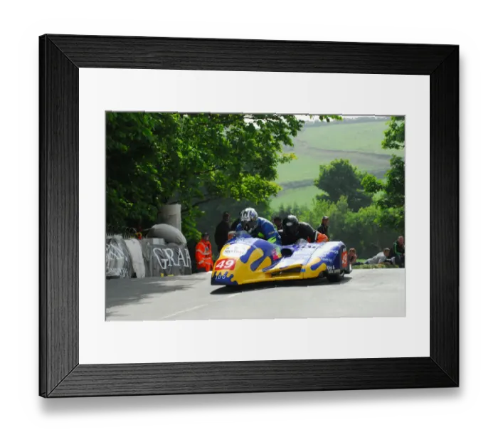 Framed Print : Dave Quirk & Paul Bumfrey (DMR Yamaha) 2012 Sidecar TT Framed Print : Dave Quirk & Paul Bumfrey (DMR Yamaha) 2012 Sidecar TT