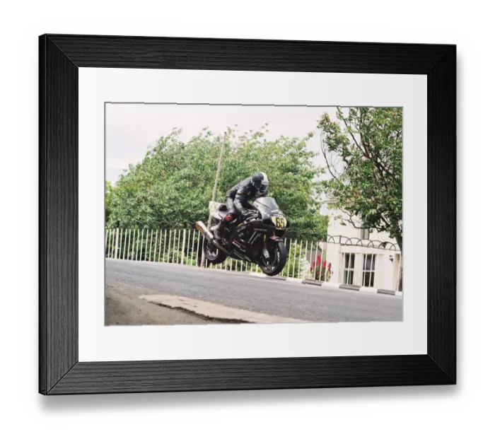 Framed Print : Derran Slous (Kawasaki) 2004 Senior TT Framed Print : Derran Slous (Kawasaki) 2004 Senior TT