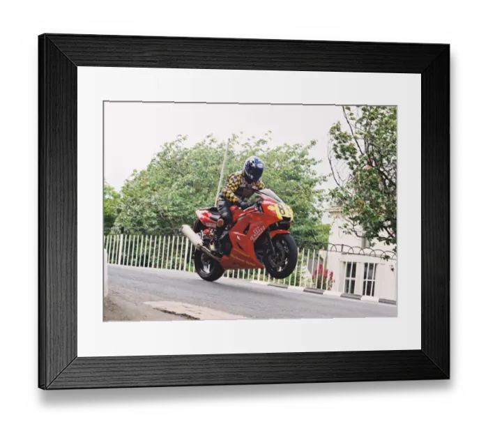 Framed Print : Kevin Murphy (Triumph) 2004 Senior TT Framed Print : Kevin Murphy (Triumph) 2004 Senior TT