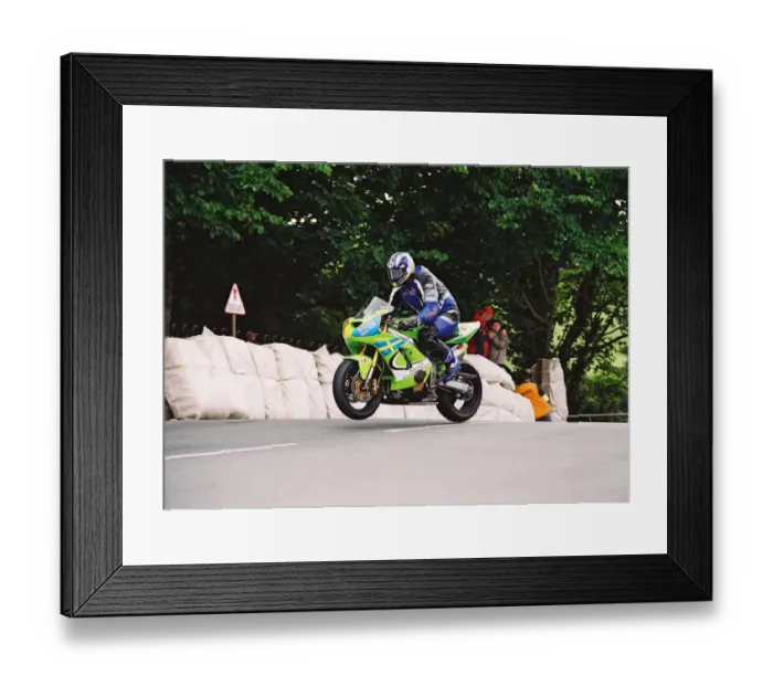 Framed Print : Martin Hamberg (Kawasaki) 2004 Senior TT