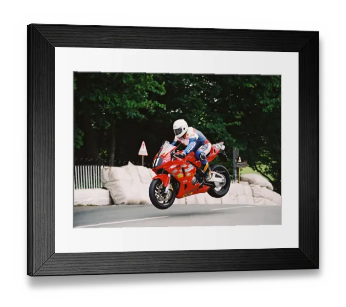 Framed Print : Nigel Davies (Honda) 2004 Production 600 TT Framed Print : Nigel Davies (Honda) 2004 Production 600 TT