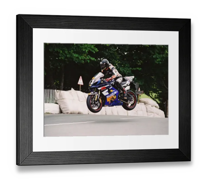 Framed Print : Shaun Harris (Suzuki) 2004 Production 600 TT Framed Print : Shaun Harris (Suzuki) 2004 Production 600 TT