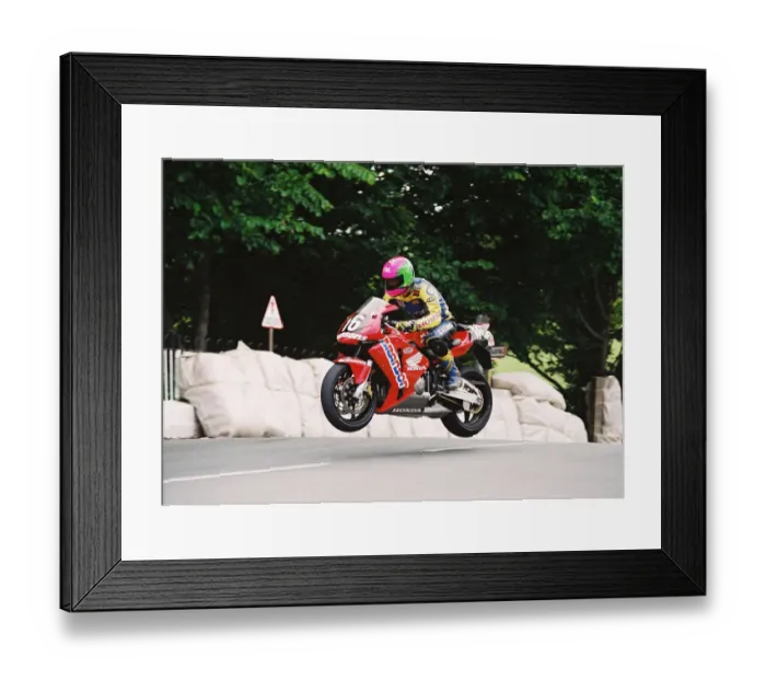 Framed Print : Gordon Blackley (Honda) 2004 Production 600 TT Framed Print : Gordon Blackley (Honda) 2004 Production 600 TT