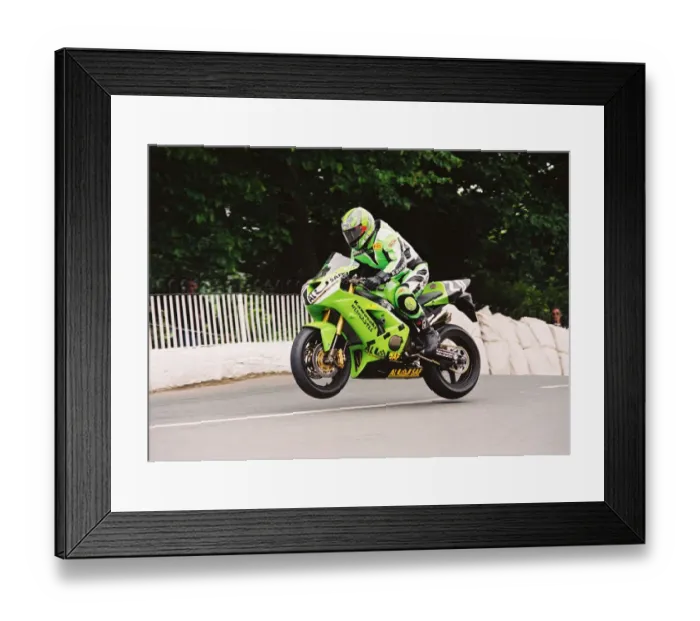 Framed Print : Ian Watson (Kawasaki) 2004 Production 600 TT Framed Print : Ian Watson (Kawasaki) 2004 Production 600 TT