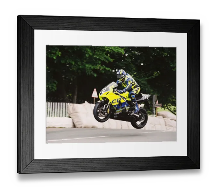Framed Print : Jonathan Ralph (Suzuki) 2004 Production 600 TT Framed Print : Jonathan Ralph (Suzuki) 2004 Production 600 TT