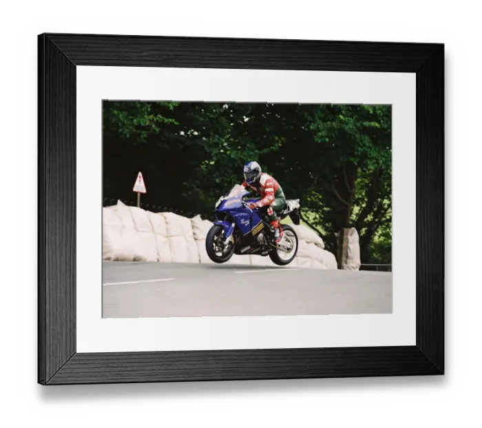 Framed Print : Craig Atkinson (Honda) 2004 Production 600 TT Framed Print : Craig Atkinson (Honda) 2004 Production 600 TT