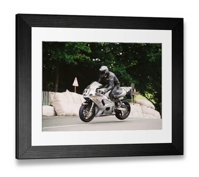 Framed Print : Dave Madsen-Mygdal (Suzuki) 2004 Production 600 TT Framed Print : Dave Madsen-Mygdal (Suzuki) 2004 Production 600 TT