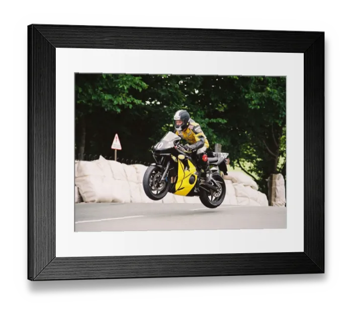 Framed Print : Paul Corrin (Bullock Yamaha) 2004 Production 600 TT Framed Print : Paul Corrin (Bullock Yamaha) 2004 Production 600 TT