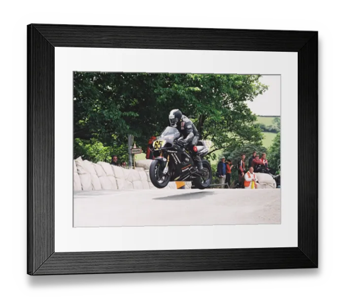 Framed Print : Derran Slous (Kawasaki) 2004 Senior TT Framed Print : Derran Slous (Kawasaki) 2004 Senior TT
