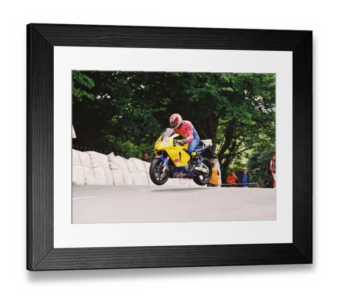 Framed Print : Andrew Jackson (Honda) 2004 Senior TT Framed Print : Andrew Jackson (Honda) 2004 Senior TT