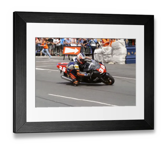Framed Print : Mark Vernon (Suzuki) 2004 Production 1000 TT