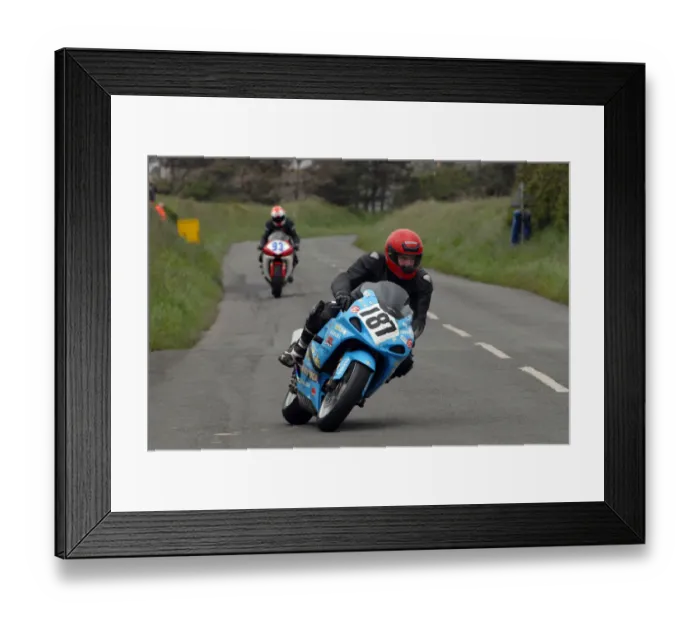Framed Print : Steve Osborne (Suzuki) 2009 Jurby Road Framed Print : Steve Osborne (Suzuki) 2009 Jurby Road