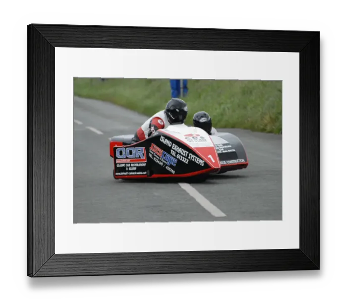Framed Print : Karl Bennett & Lee Cain (DMR Honda) 2009 Jurby Road Framed Print : Karl Bennett & Lee Cain (DMR Honda) 2009 Jurby Road