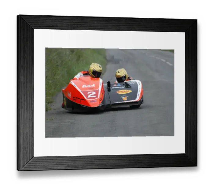 Framed Print : Dave Molyneux & Dan Sayle (Suzuki DMR) 2009 Jurby Road Framed Print : Dave Molyneux & Dan Sayle (Suzuki DMR) 2009 Jurby Road