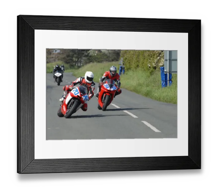 Framed Print : Mark Livesey and John Oates (Yamaha) 2009 Jurby Road Framed Print : Mark Livesey and John Oates (Yamaha) 2009 Jurby Road