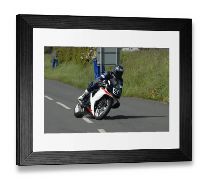 Framed Print : Darryl McGeown (Suzuki) 2009 Jurby Road Framed Print : Darryl McGeown (Suzuki) 2009 Jurby Road