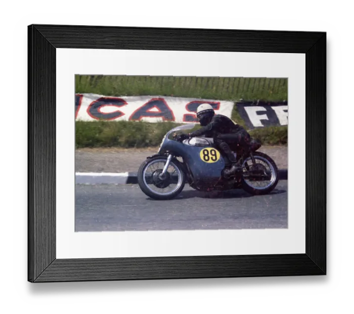Framed Print : Roy Reid (Norton) 1967 Senior TT Framed Print : Roy Reid (Norton) 1967 Senior TT