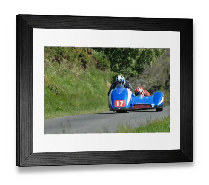 Framed Print : Nigel Smith & David Bolton (Ireson Kawasaki) 2007 Jurby Road Framed Print : Nigel Smith & David Bolton (Ireson Kawasaki) 2007 Jurby Road