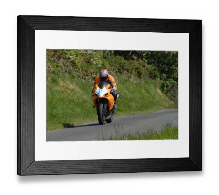 Framed Print : Peter Simpson (Suzuki) 2007 Jurby Road Framed Print : Peter Simpson (Suzuki) 2007 Jurby Road