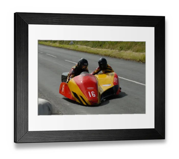 Framed Print : Matty Sayle & Paul Bumfrey (Windle Suzuki) 2010 Jurby Road Framed Print : Matty Sayle & Paul Bumfrey (Windle Suzuki) 2010 Jurby Road